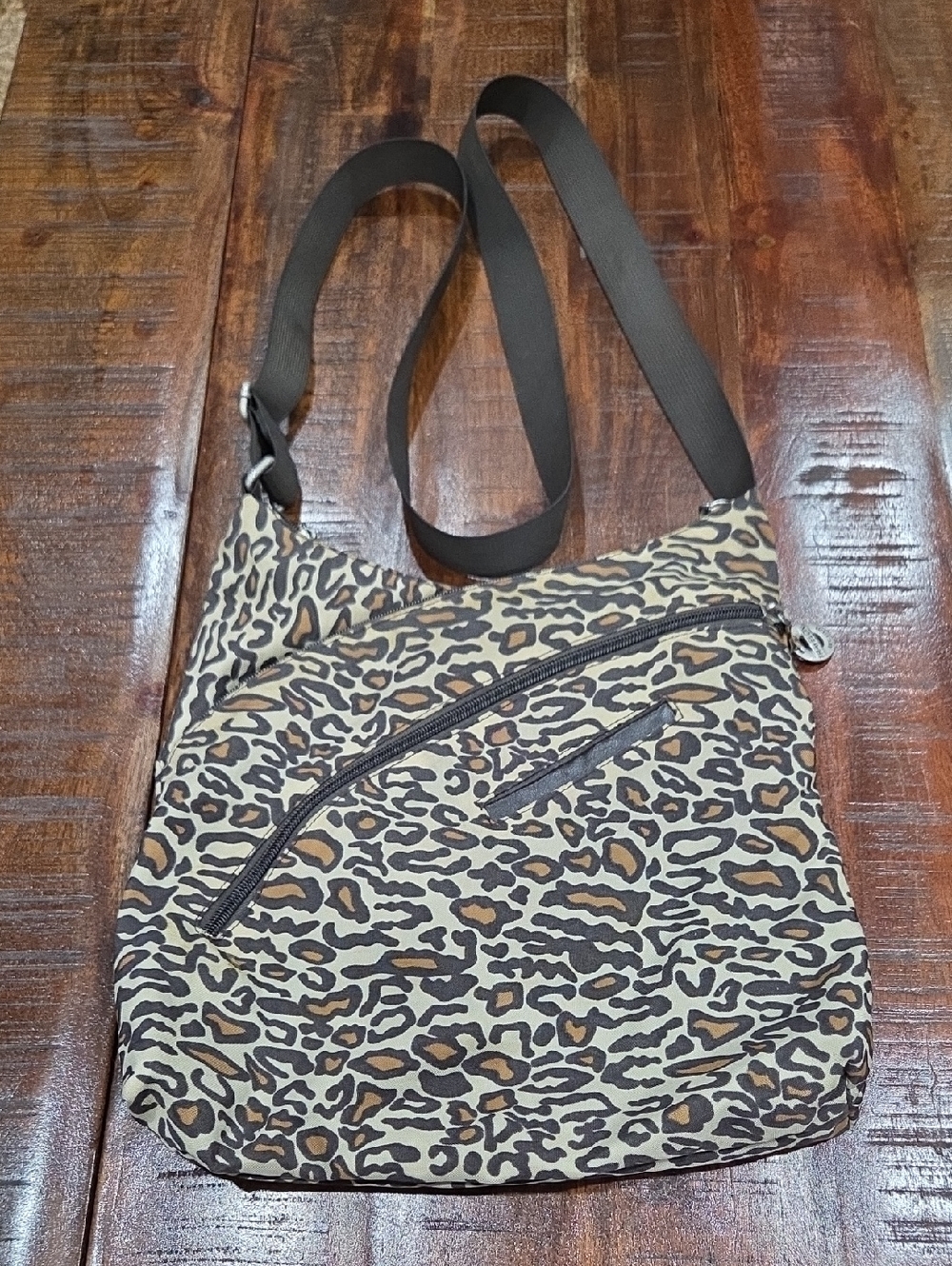Travelon Crossbody Bag In Leopard